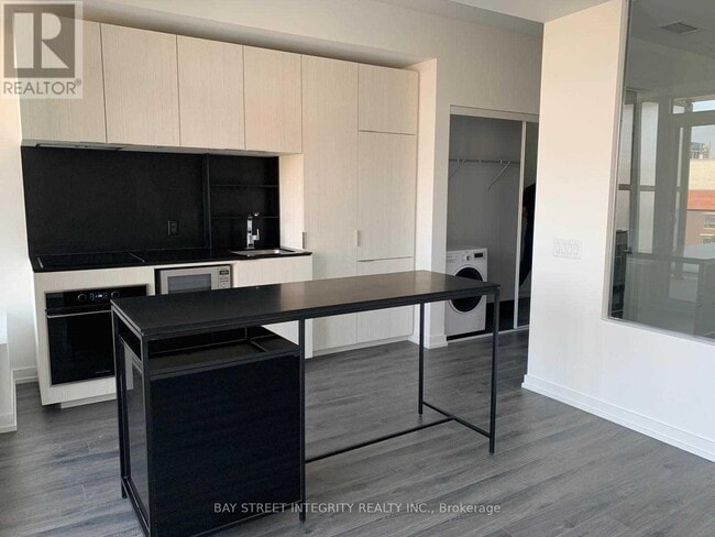 Photo du bâtiment - 77 Shuter St