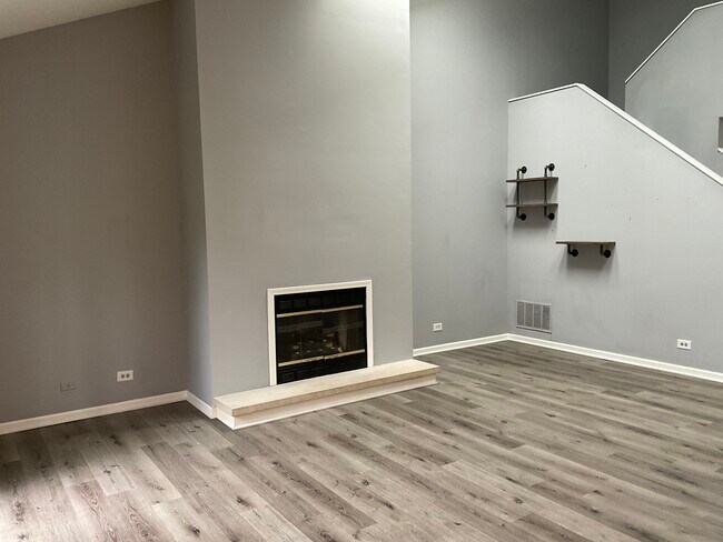 Building Photo - 720 Caliente Ct