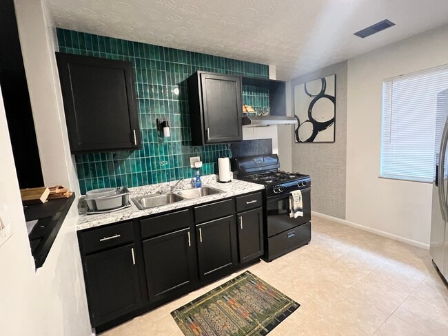 Building Photo - 1812 Kent St