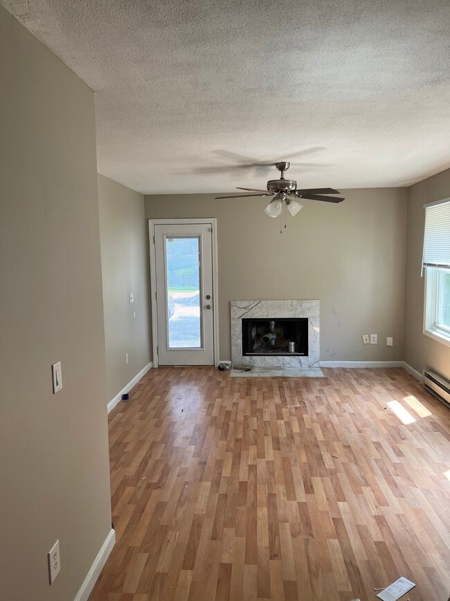 Building Photo - 1 Willow Glen Cir