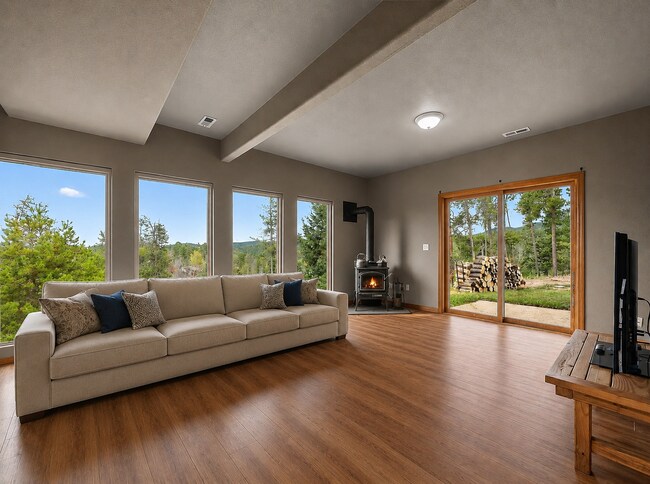 Foto del edificio - 34878 Forest Estates Rd
