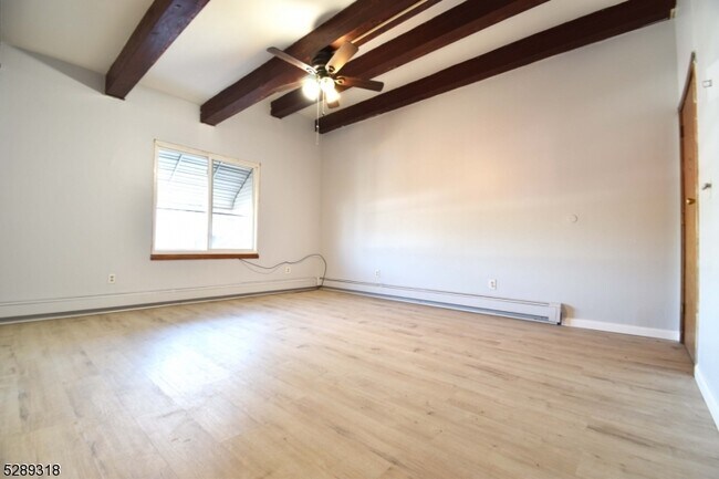 Building Photo - 635 Joralemon St