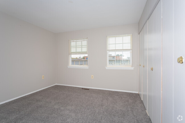 Townhouse - 2 BR, 1 BA - 906 Sq. Ft. - Elk Meadows