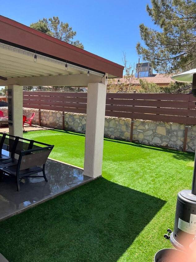 Building Photo - 1575 Cezanne Cir