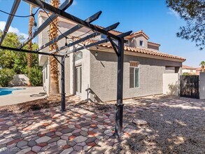 Building Photo - 9772 Horse Back Cir