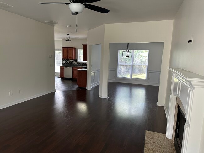 Building Photo - 1231 Autumn Wood Trail
