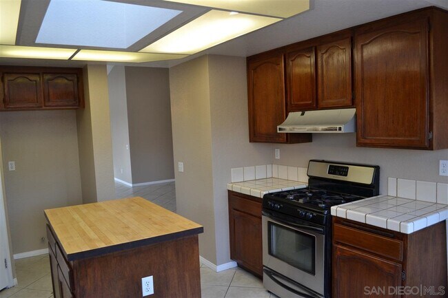 Building Photo - 1601 Conway Dr