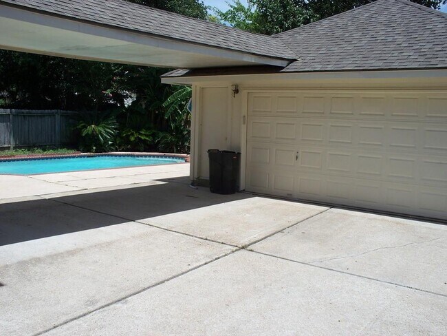 Foto del edificio - 20736 Fawnbrook Ct