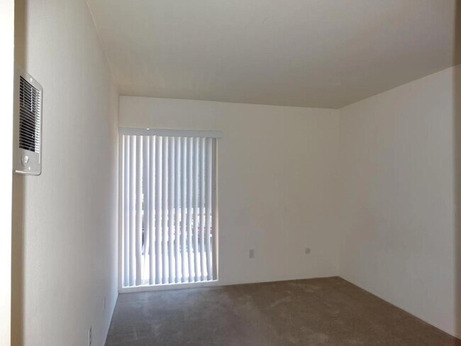 Foto del edificio - 6955 Alvarado Rd