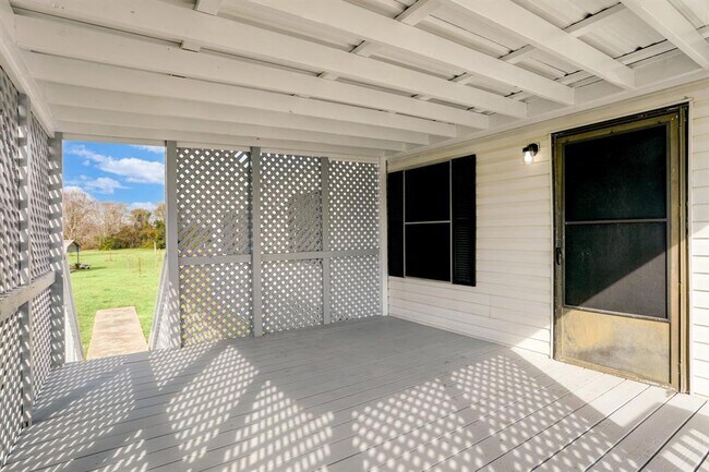 Building Photo - 5806 TX-35
