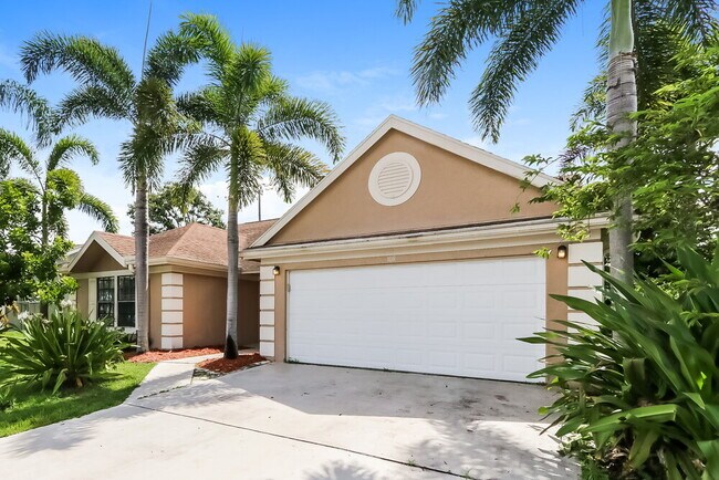 Building Photo - 108 Sherwood Dr