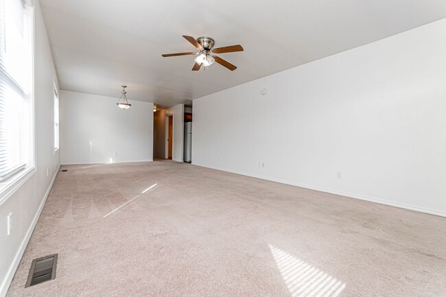 Foto del edificio - 910 Whitetail CT