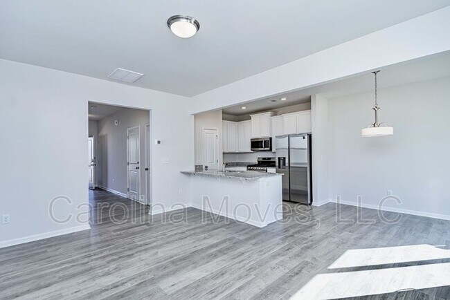 Building Photo - 133 Clingstone Trl