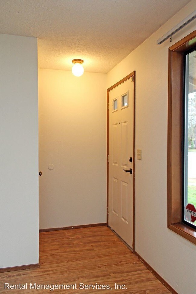 Foto del edificio - 819-821 SW 29th Way