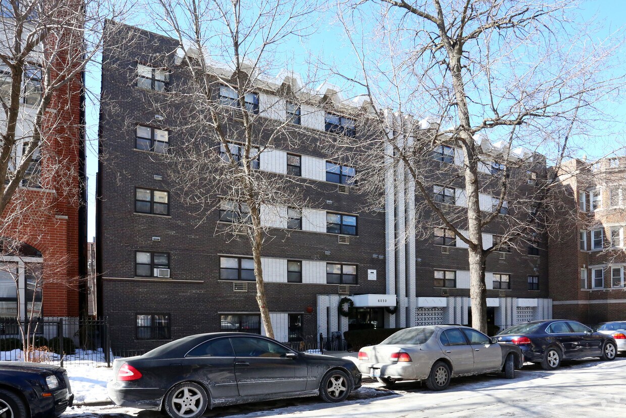 Crescent Drive Apartments Apartments in Chicago, IL