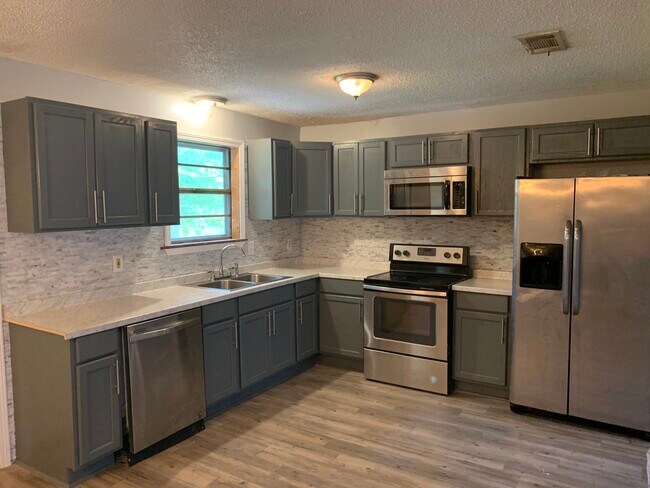 Building Photo - 232 Bon Crest Ave