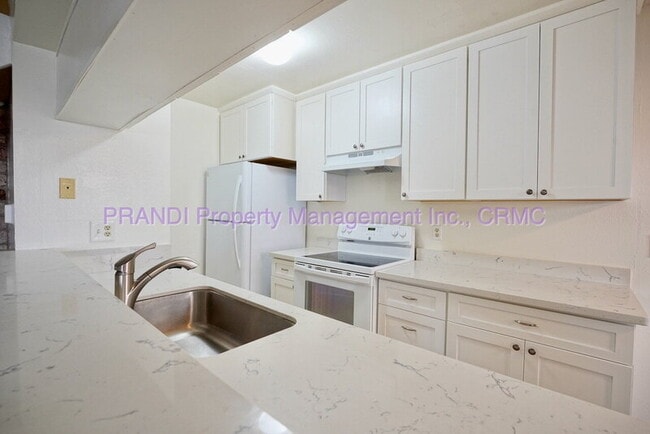 Building Photo - 24 Lassen Ln