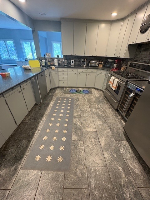 Kitchen - 200 Blackstone Ave