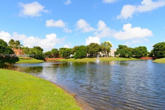 Foto del edificio - 1780 Palm Cove Blvd