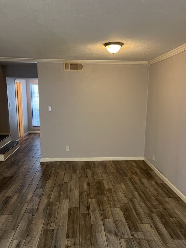 Building Photo - 6200 W Tidwell Rd