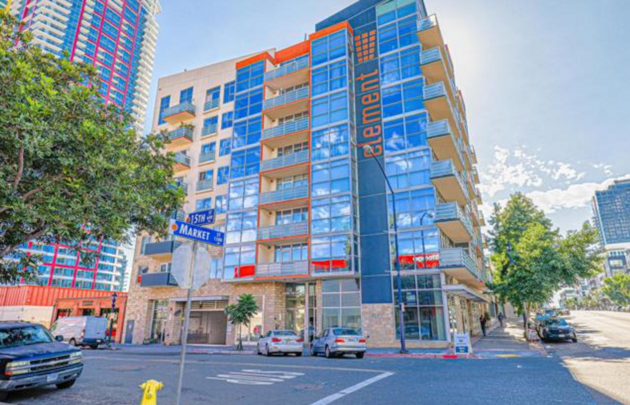 Primary Photo - Open Floorplan Condo in Downtown High-Rise
