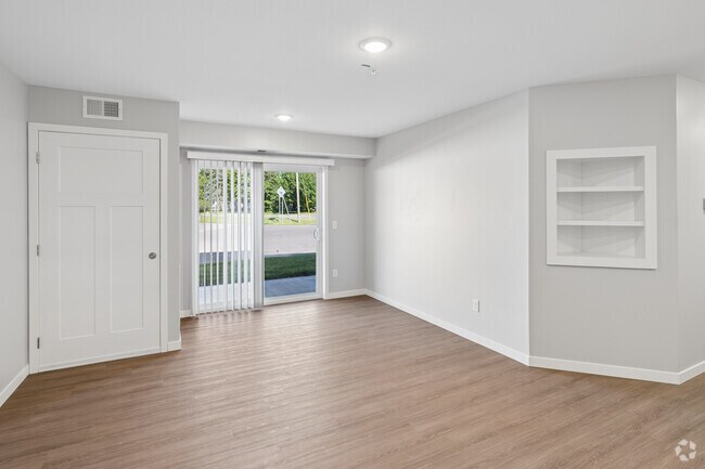 2 habitaciones, 1 baño - 1100 pies cuadrados - Sala de estar - 555 Highway 23 E