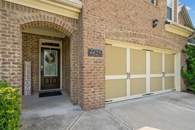 Foto del edificio - 6623 Rivergreen Rd