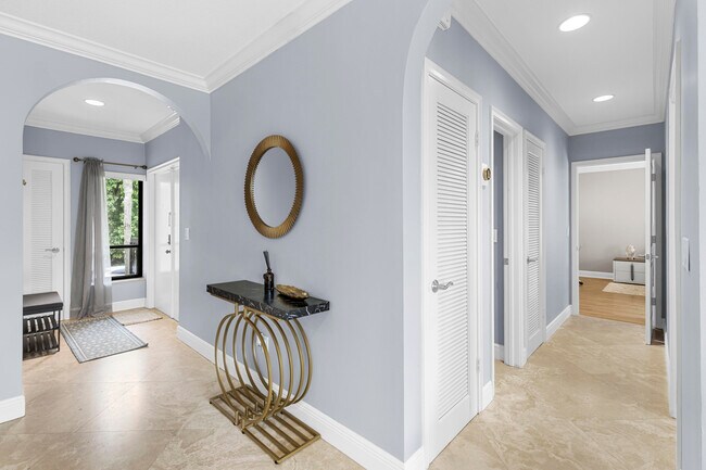 Building Photo - 11397 Pond View Dr