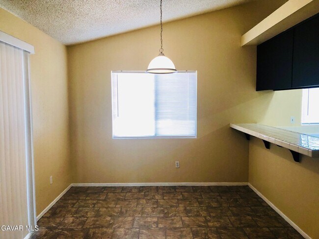 Foto del edificio - 511 E Ivesbrook St