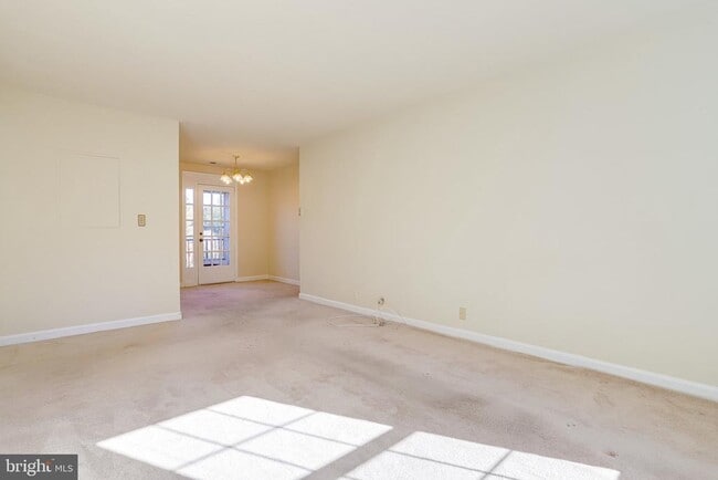 Building Photo - 2943 S Dinwiddie St