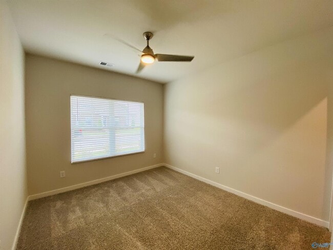 Building Photo - 408 Edgebrook Dr