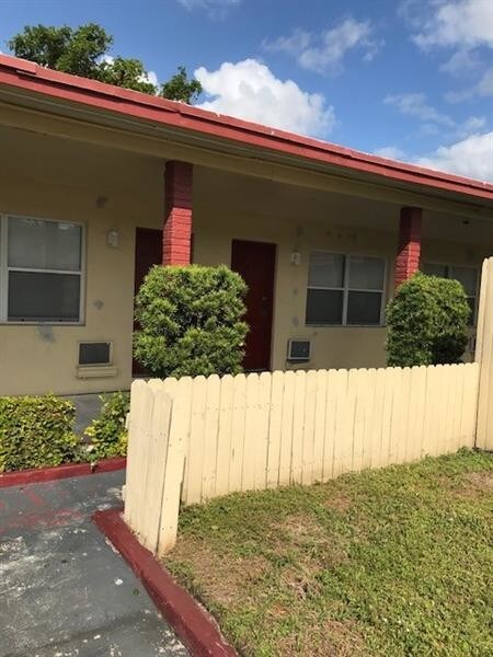 Primary Photo - 927 N 18th Ct