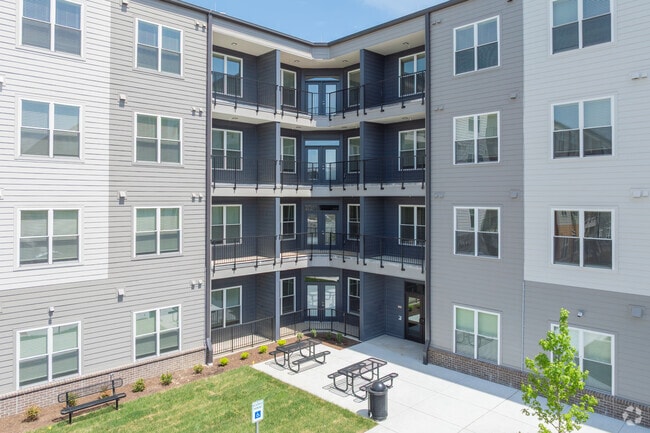 The Eclipse at Russell - Entrance - Eclipse