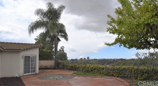 Primary Photo - 27901 Encanto