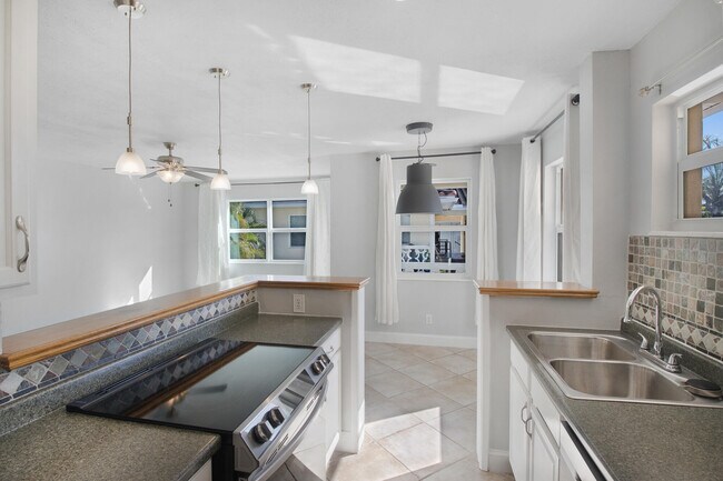 Foto del edificio - 2591 NE 55th Ct
