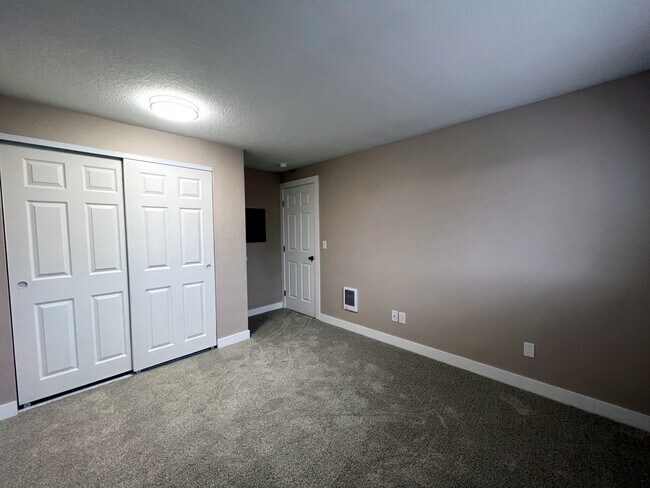 Foto del edificio - Cedar Heights Apartments
