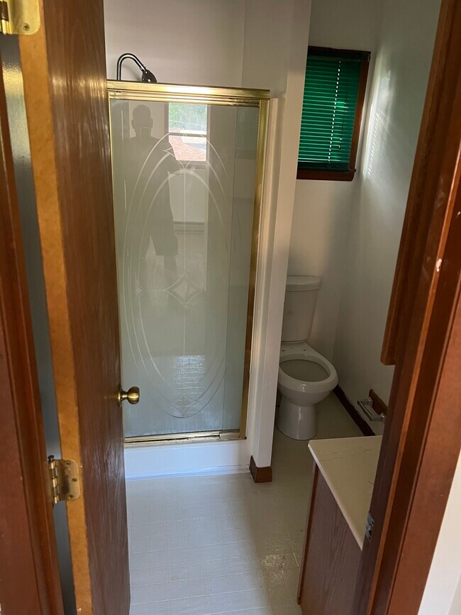 Building Photo - 2019 Virginia Heights Dr