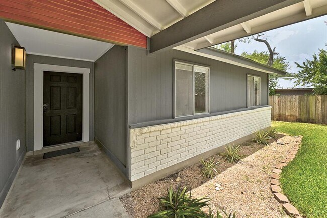 Foto del edificio - 6609 Branchwood Dr