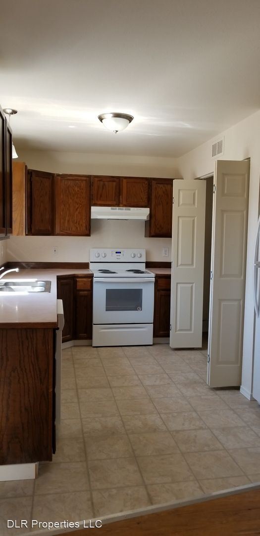 Building Photo - 2991 N Fruitland Ln