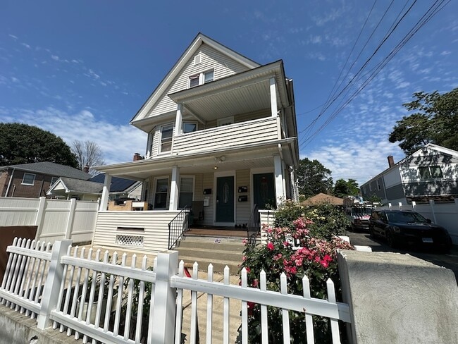 Building Photo - 16 Charron St