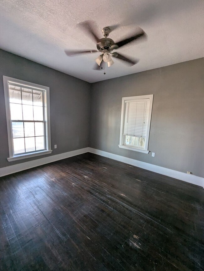 Building Photo - 311 S. Tennessee-