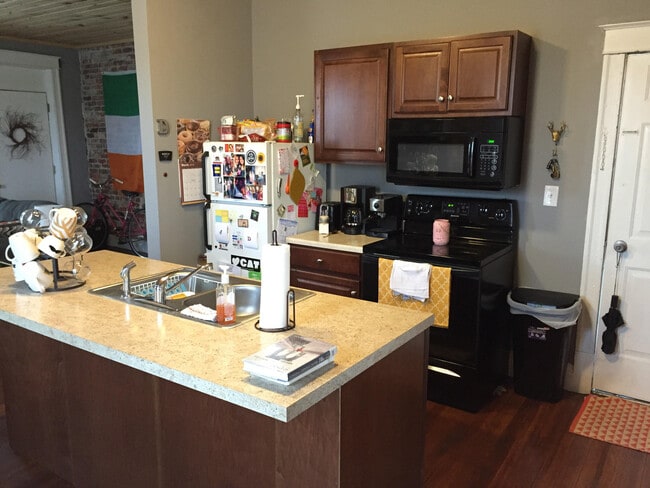 Photo - 1 Bedroom 1 Bath Upstairs Downtown Lafayette Apartment