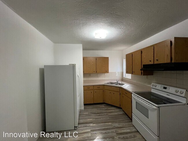 Building Photo - 3 br, 2 bath House - 614 Grand Street
