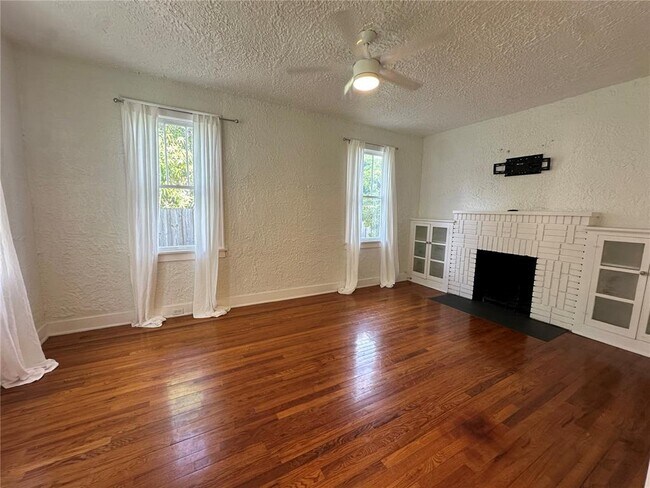 Foto del edificio - 411 SW 19th St