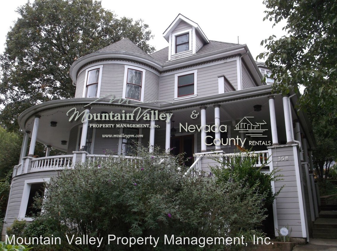 Primary Photo - 358 Mill St