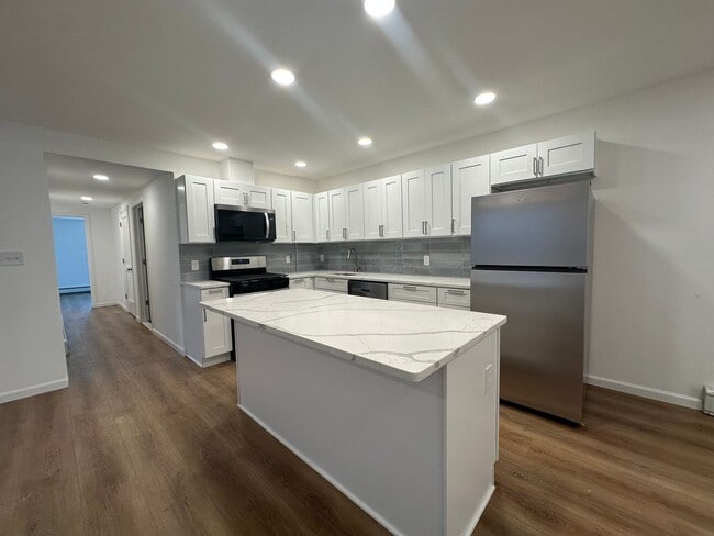 Foto del edificio - 27 Joyce Kilmer Ave