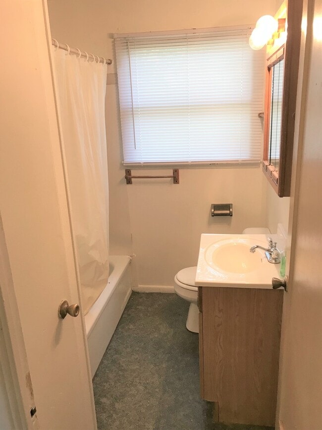 Foto del edificio - 728/730 Lee Ct.