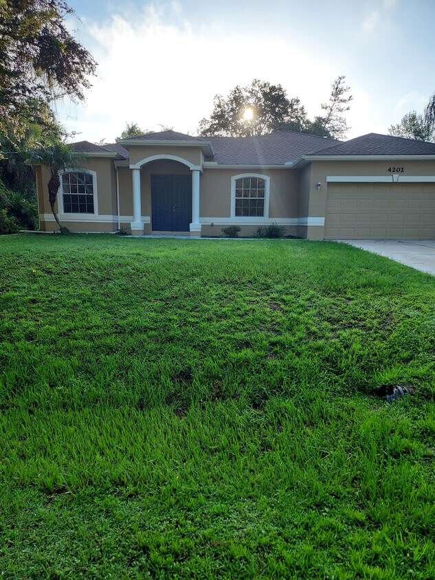 Foto principal - 4202 Platt St