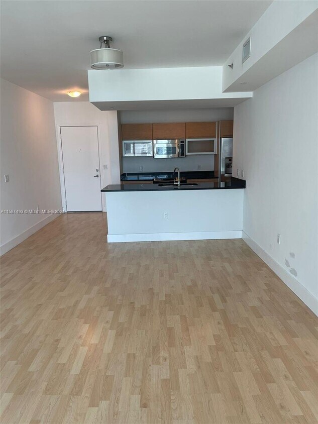 Primary Photo - 951 Brickell Ave