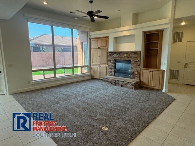 Building Photo - Copper Canyon 3 Bedroom Home